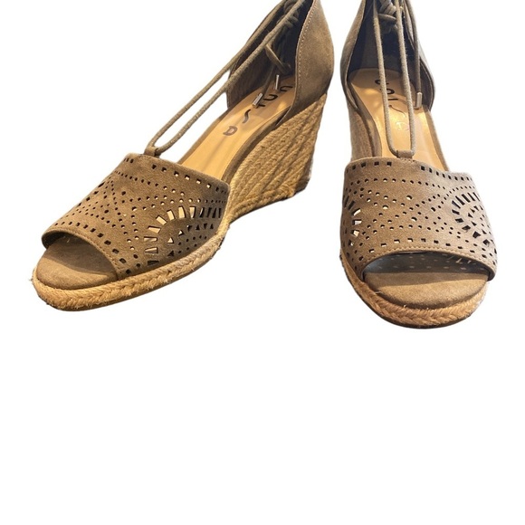 Unisa Espadrille Wedge Sandals Size 8.5 olive green Laser Cut Suede Ankle Ties - Picture 3 of 3